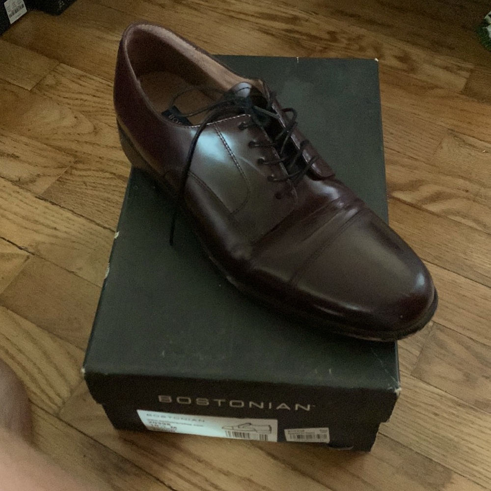 Bostonian oxfords.